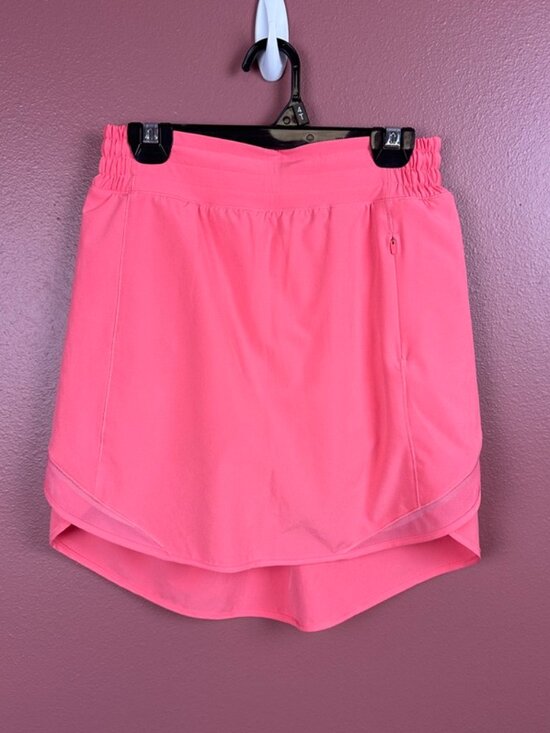 lululemon athletica Dresses & Skirts - Lululemon Hotty Hot Skirt Long Size 4 LW8AEAT Rasp Cream Coral 4" inseam